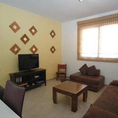 Sleeps 8 With Pool