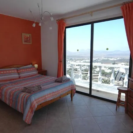 Sleeps 8 With Pool Villa Nazaret
