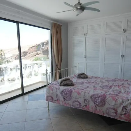 Sleeps 8 With Pool Villa