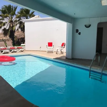 Sleeps 8 With Pool 别墅 Nazaret